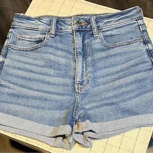 American Eagle Mom Denim Shorts Size 6 NEW Cuffed Stretch